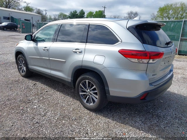 5TDKZRFH1KS556785 Toyota Highlander Xle