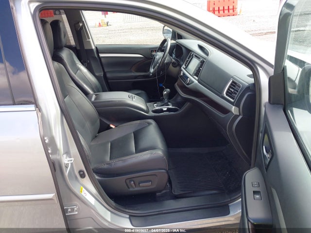 5TDKZRFH1KS556785 Toyota Highlander Xle