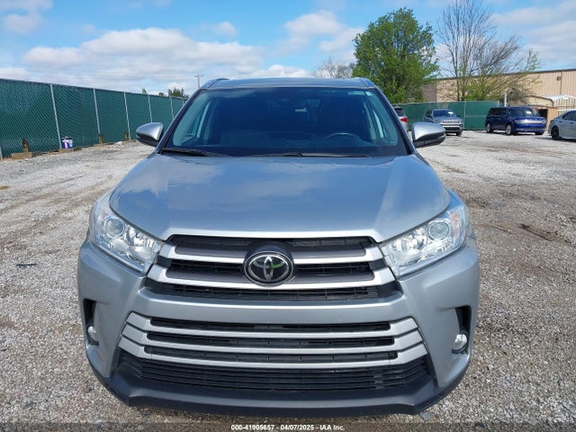 5TDKZRFH1KS556785 Toyota Highlander Xle