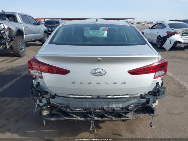 Hyundai ELANTRA SEL 2019 5NPD84LF6KH457564 Image 17