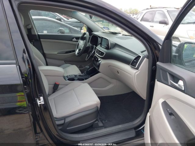 KM8J23A47KU936187 Hyundai TUCSON SE