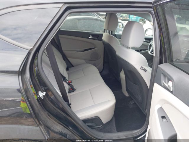 KM8J23A47KU936187 Hyundai TUCSON SE