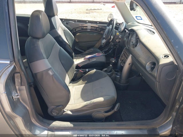 2005 MINI COOPER S WMWRE33595TG96574 Photo 4