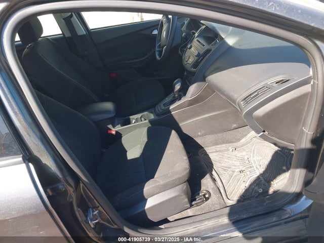 1FADP3K23HL325013 Ford FOCUS SE