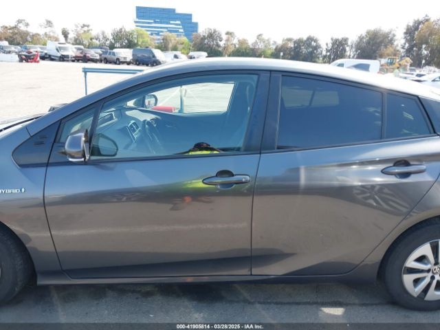 JTDKARFU0G3025090 Toyota Prius Four