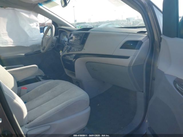 5TDKK3DC5ES483532 Toyota Sienna Le V6 8 Passenger