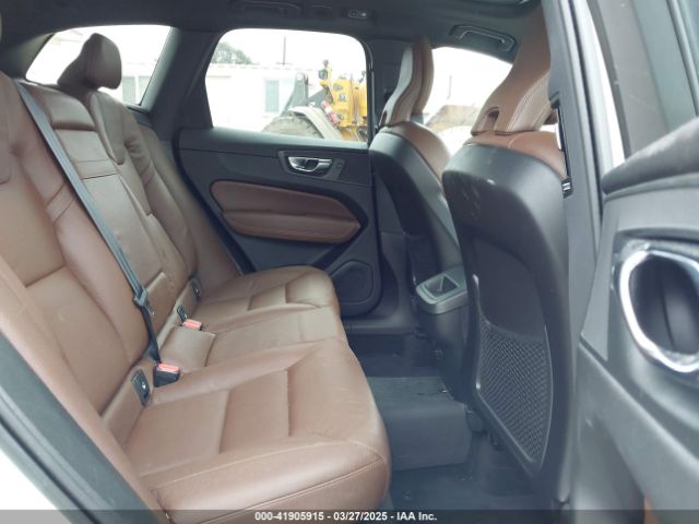 2021 VOLVO XC60 YV4102DK6M1828353 Photo 7