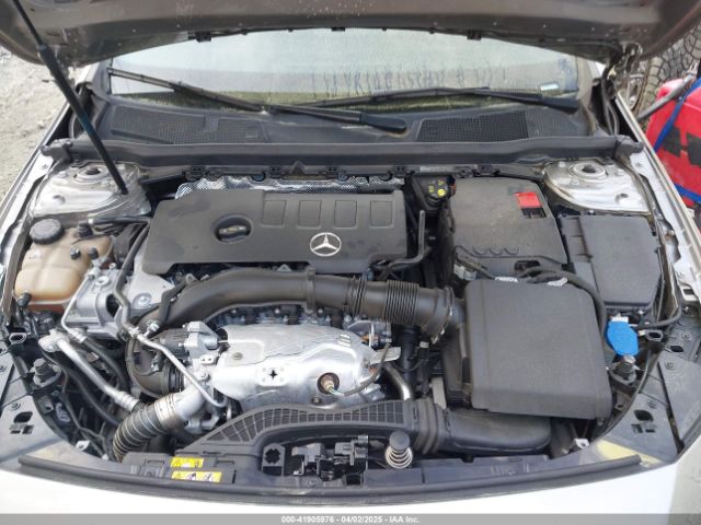 WDD3G4EBXKW034950 Mercedes-Benz A 220