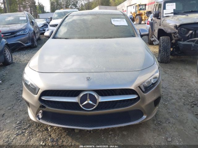 WDD3G4EBXKW034950 Mercedes-Benz A 220