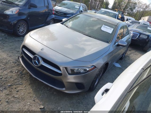 WDD3G4EBXKW034950 Mercedes-Benz A 220