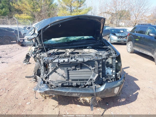 3GCUKREC6HG451671 Chevrolet Silverado 1500 2lt