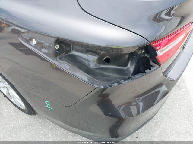 4T1B11HKXKU818442 Toyota CAMRY LE