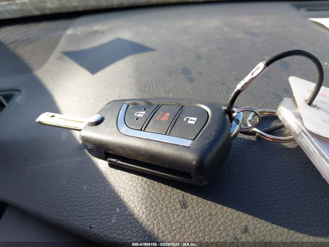2T3F1RFV5RW449651 Toyota RAV4 LE