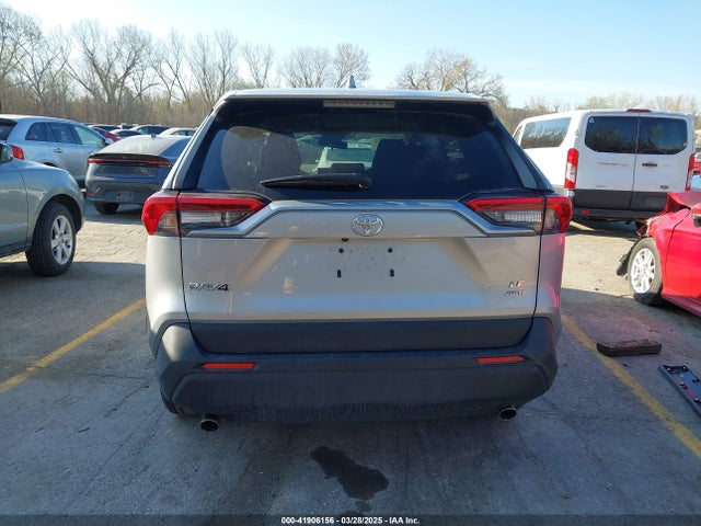 2T3F1RFV5RW449651 Toyota RAV4 LE