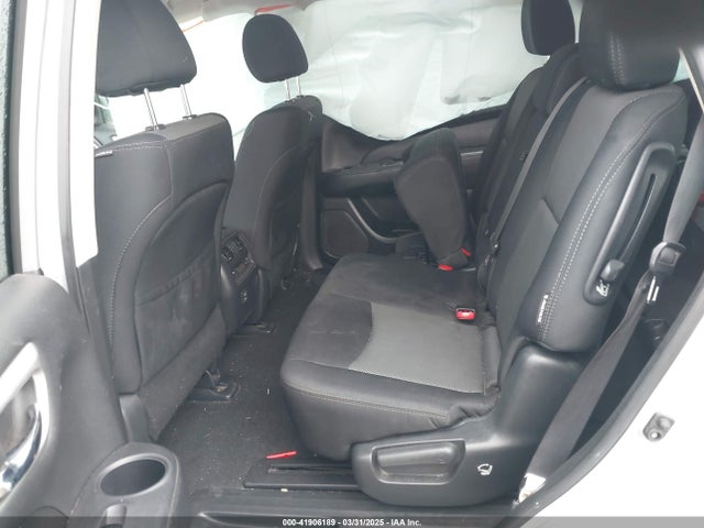 5N1DR2MN4JC612044 Nissan Pathfinder Sv