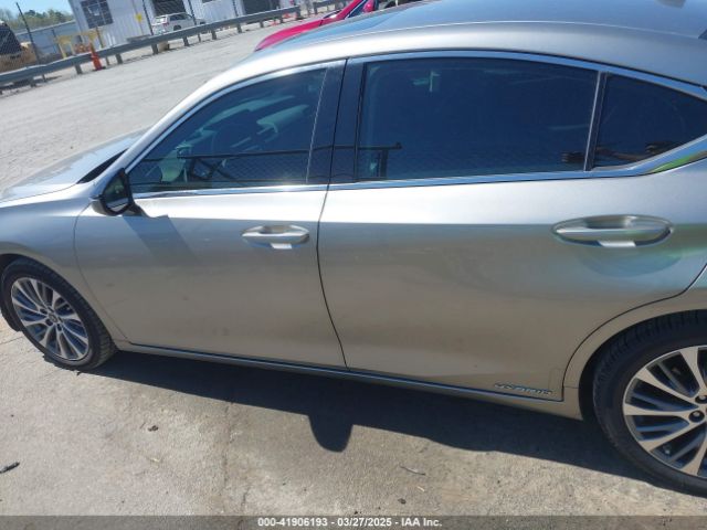 58AD21B15LU009088 Lexus ES 300H