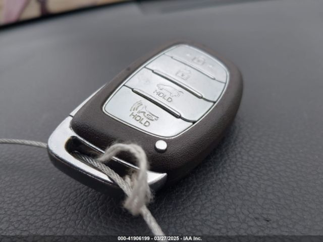 KM8J33ALXKU855608 Hyundai Tucson Sport