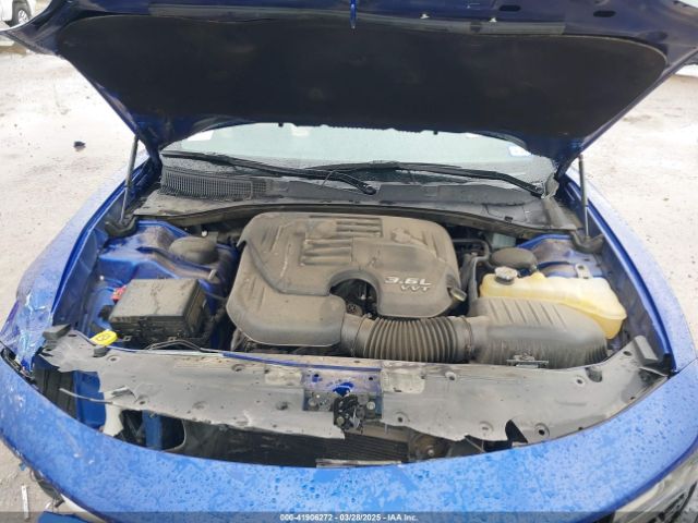 2C3CDXBGXKH748729 Dodge Charger Sxt Rwd