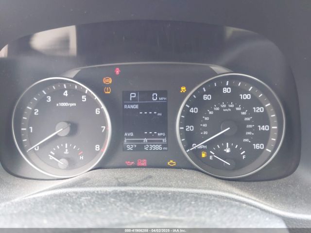 KMHD84LFXHU274856 Hyundai ELANTRA SE