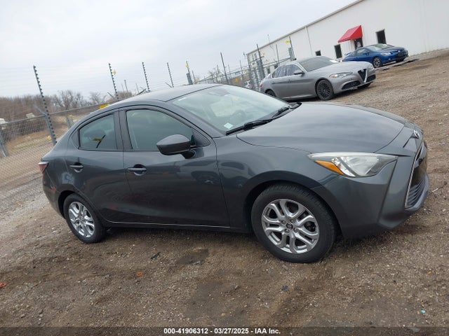 3MYDLBYV1HY166633 Toyota YARIS IA