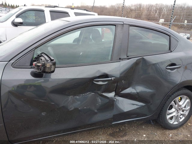 3MYDLBYV1HY166633 Toyota YARIS IA