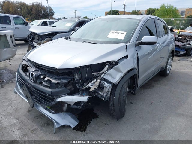 Honda HR-V LX 2019 3CZRU5H37KG710447 Image 2