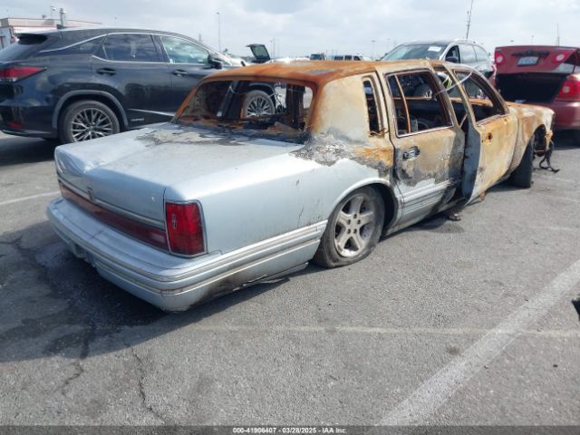 1993 LINCOLN TOWN CAR 1LNLM83W3PY696053 Photo 3