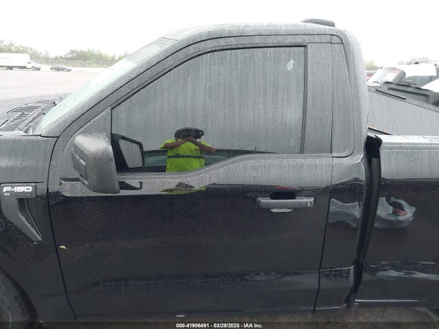 1FTMF1L59RKE93000 Ford F-150 Xl