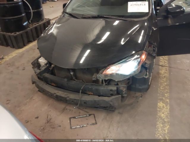 2T1BURHE3KC136245 Toyota COROLLA LE