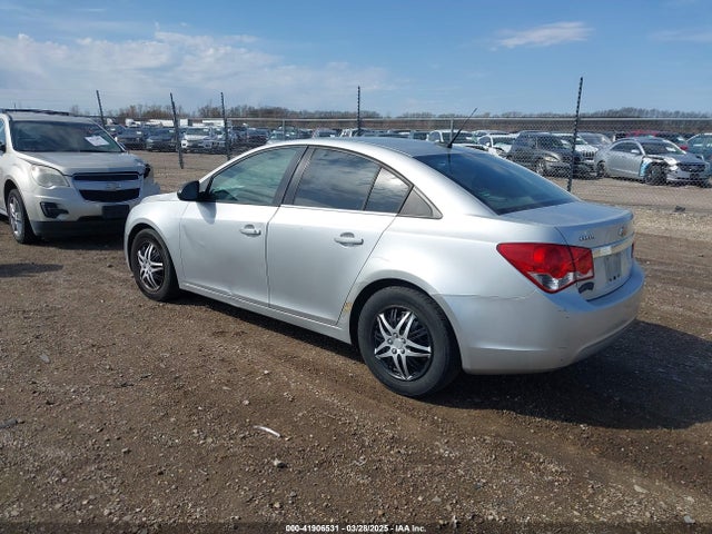 1G1PA5SH2E7474423 Chevrolet Cruze Ls Auto