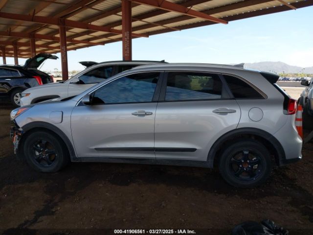 KNDCM3LD1K5232291 KIA Niro Plug-in Hybrid Lx