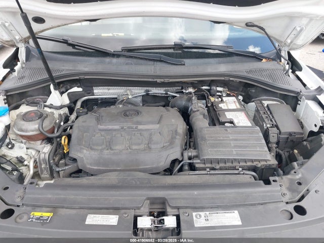 3VV3B7AX7JM219565 Volkswagen Tiguan