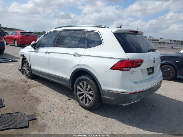 3VV3B7AX7JM219565 Volkswagen Tiguan