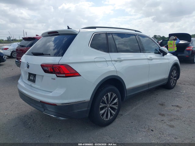3VV3B7AX7JM219565 Volkswagen Tiguan