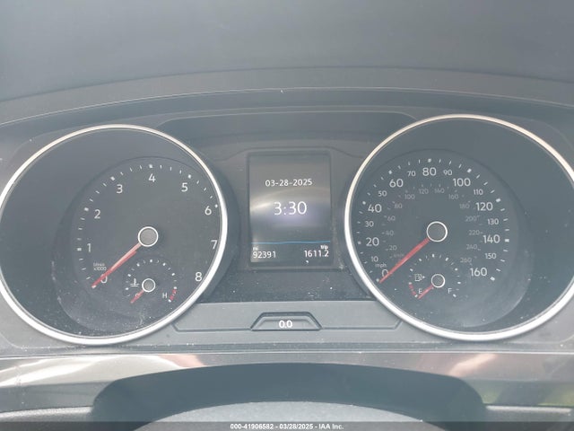 3VV3B7AX7JM219565 Volkswagen Tiguan