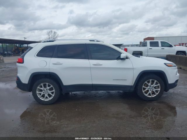 1C4PJMCB3JD528531 Jeep Cherokee Latitude 4x4