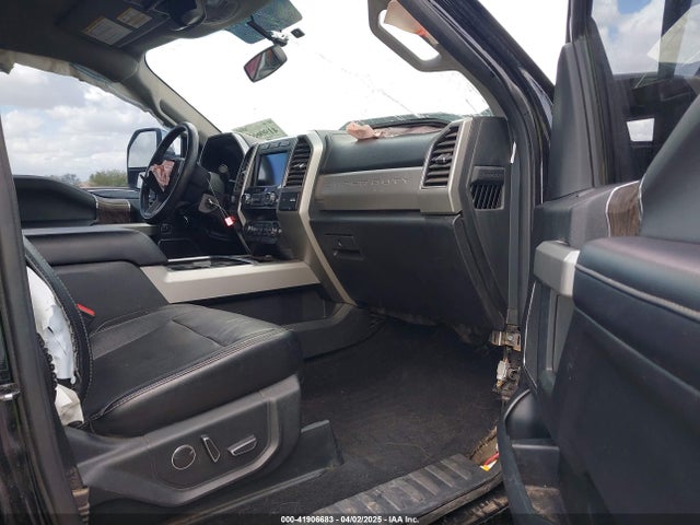 1FT7W2BT8KEE12706 Ford F-250 Lariat