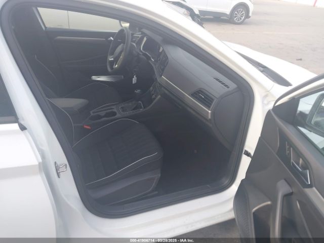3VWBM7BU1NM019096 Volkswagen Jetta 1.5t Sport