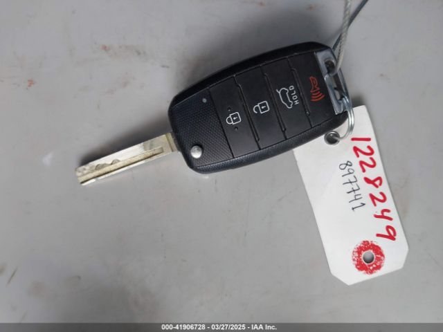 5XYPG4A55KG558127 KIA Sorento 3.3l Lx