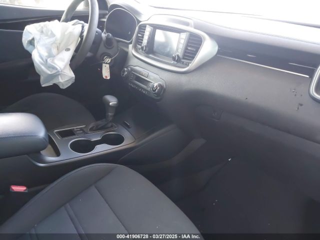 5XYPG4A55KG558127 KIA Sorento 3.3l Lx