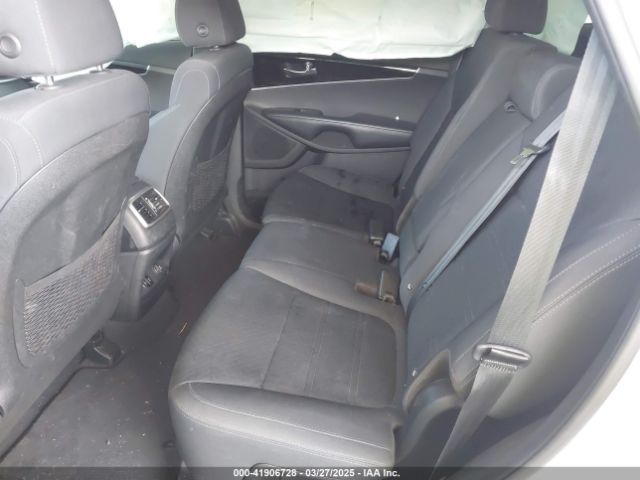 5XYPG4A55KG558127 KIA Sorento 3.3l Lx