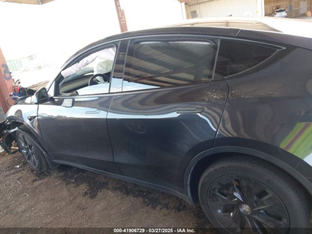 7SAYGDED9RF053203 Tesla Model Y