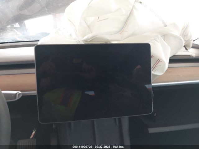 7SAYGDED9RF053203 Tesla Model Y