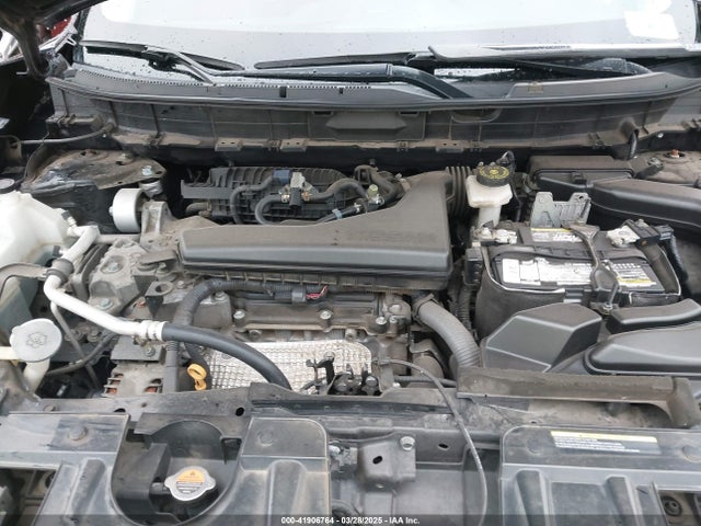 JN8AT2MV6HW000403 Nissan Rogue Sl