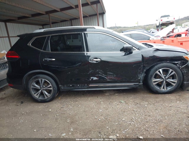 JN8AT2MV6HW000403 Nissan Rogue Sl