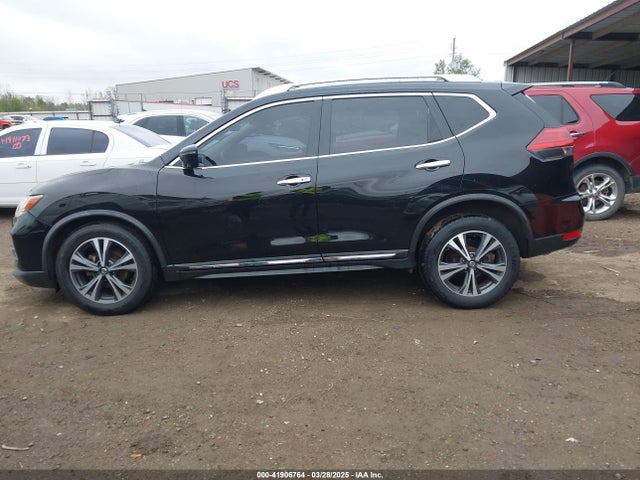 JN8AT2MV6HW000403 Nissan Rogue Sl