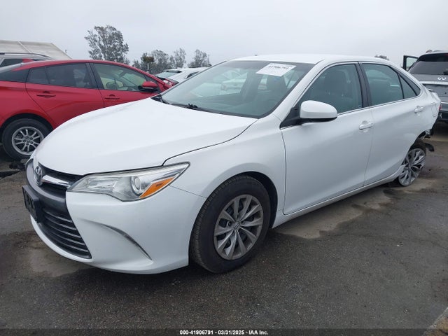 Toyota CAMRY LE 2015 4T4BF1FK0FR473504 Image 2