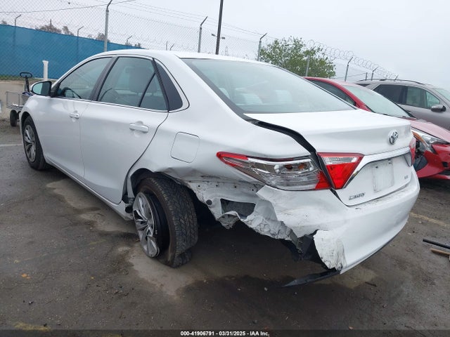 Toyota CAMRY LE 2015 4T4BF1FK0FR473504 Image 3