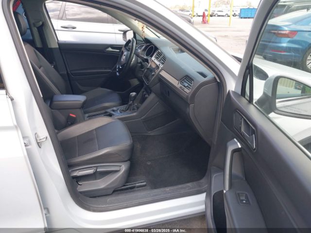 3VV2B7AX8JM105246 Volkswagen Tiguan 2.0t Se/2.0t Sel