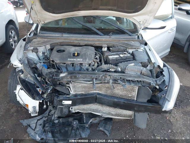 5NPD84LF4JH253716 Hyundai ELANTRA SEL